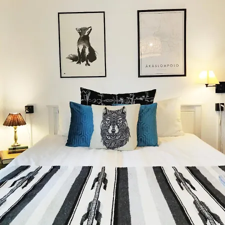 7 Fells Hostel Экясломполо